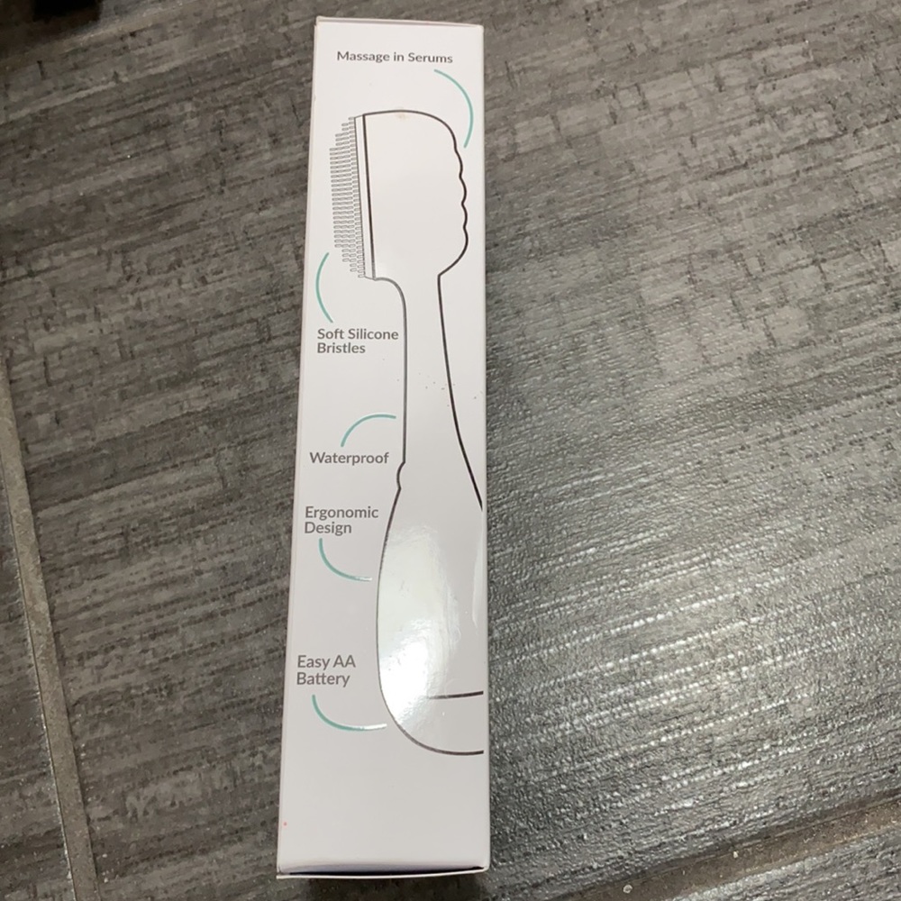 Brand new sealed in box pmd smart facial device - Picture 4 of 6